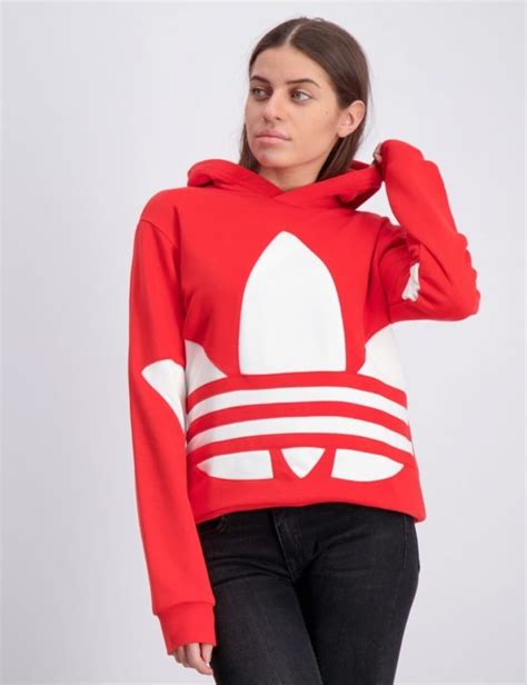 punainen adidas huppari